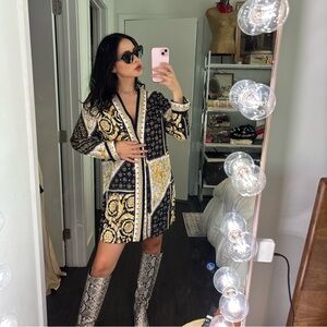 Vntg Baroque Robe Stylish Black/Gold Print Large